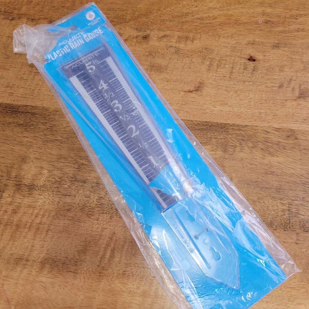 AcuRite Plastic Rain Gauge Clear 5 Inch Magnifying Ground Side Mount